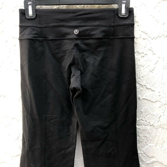 LULULEMON Black Crop Yoga Athletic Athleisure Legging Size 4 - Picture 3 of 8